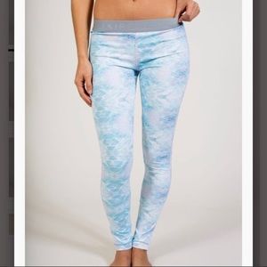 Reel Skipper Water Leggings Yoga Pants Ocean (Small)